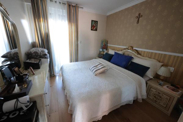 TRES BELLES PRESTATIONS  POUR CE 5 PIECES DE 102 m²