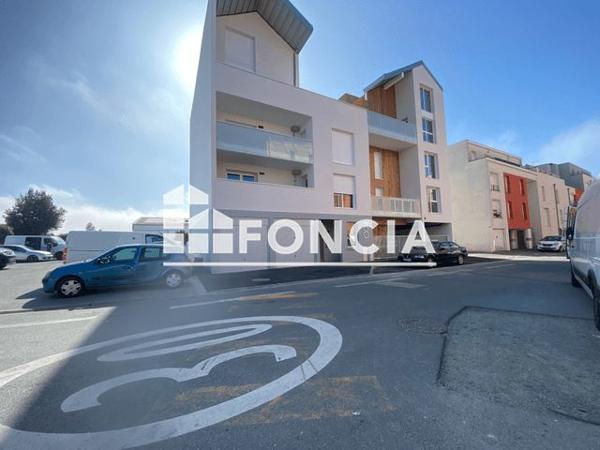Location Appartement 3 pièces 59.82 m² - RES LE M La Rochelle 17000