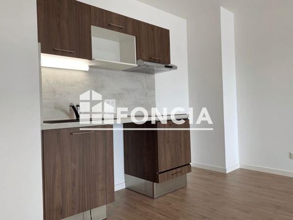 Location Appartement 3 pièces 59.82 m² - RES LE M La Rochelle 17000