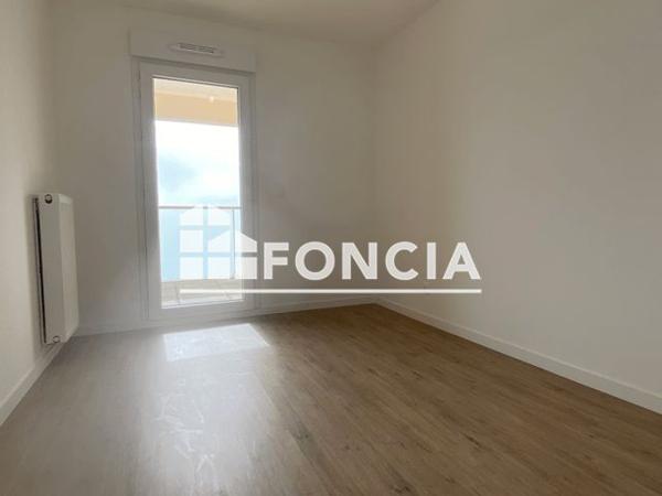 Location Appartement 3 pièces 59.82 m² - RES LE M La Rochelle 17000