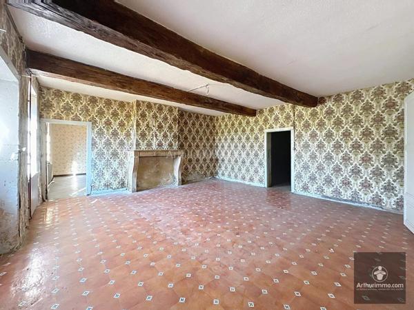 Vente Maison 5 pièces 160 m2 à Pouilly-sous-Charlieu