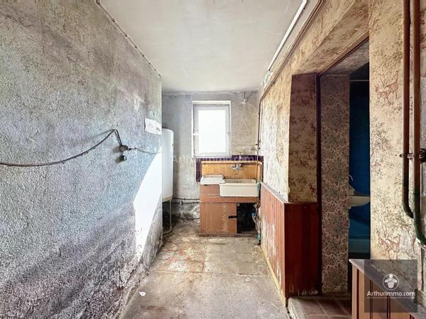 Vente Maison 5 pièces 160 m2 à Pouilly-sous-Charlieu