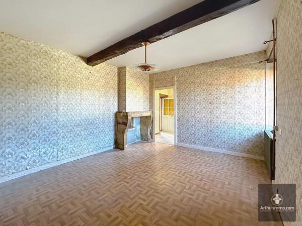 Vente Maison 5 pièces 160 m2 à Pouilly-sous-Charlieu