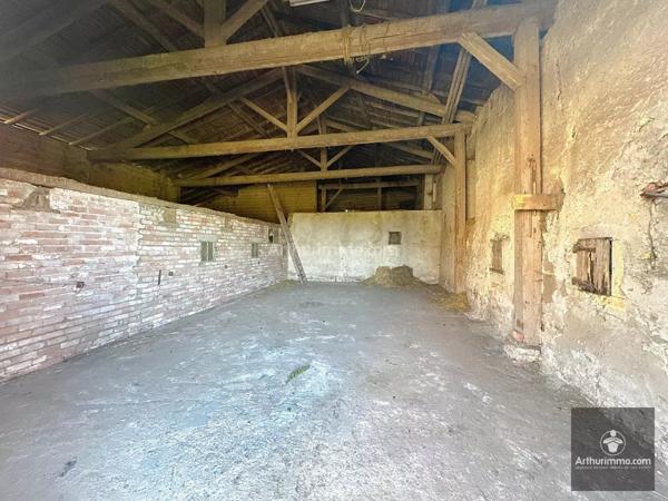 Vente Maison 5 pièces 160 m2 à Pouilly-sous-Charlieu