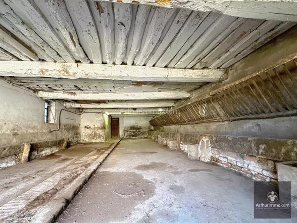 Vente Maison 5 pièces 160 m2 à Pouilly-sous-Charlieu