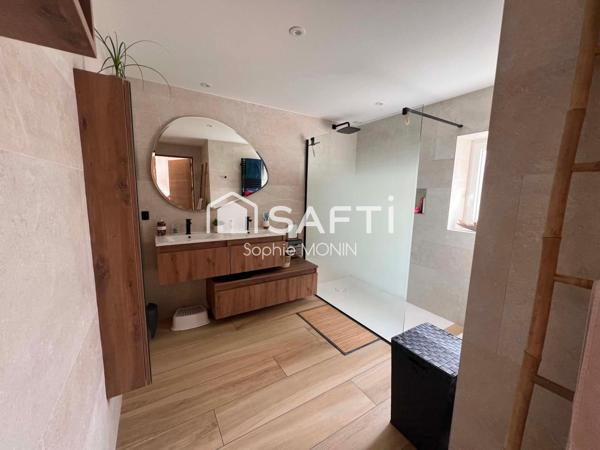 Maison de 170m² avec fort potentiel à FEILLENS