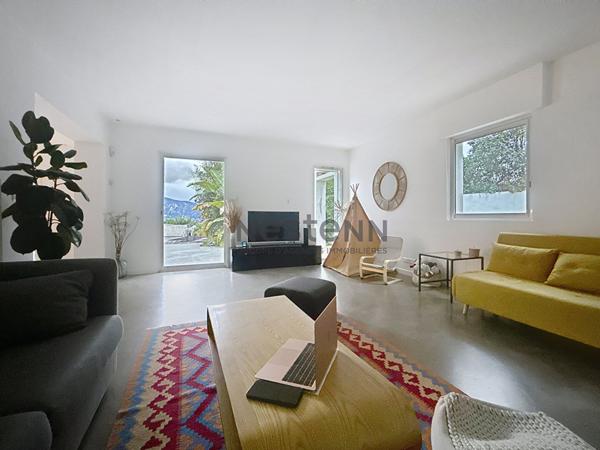 Magnifique Villa T5 de 170 m2 sur un terrain de 800m2 - Au calme absolu - Secteur Camoins 13011