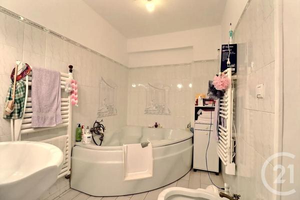 Maison à vendre  8 pièces - 190 m 2   FAYENCE  - 83