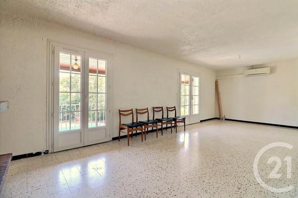 Maison à vendre  8 pièces - 190 m 2   FAYENCE  - 83