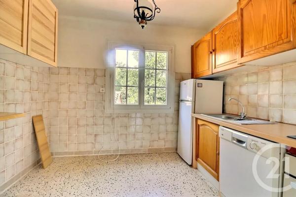 Maison à vendre  8 pièces - 190 m 2   FAYENCE  - 83