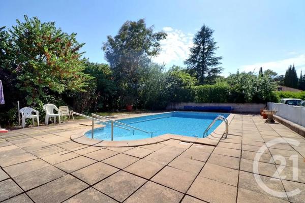 Maison à vendre  8 pièces - 190 m 2   FAYENCE  - 83