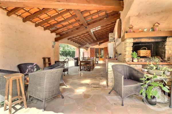 Maison à vendre  8 pièces - 190 m 2   FAYENCE  - 83