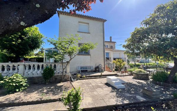 Maison à vendre    7 pièces •  Barjac