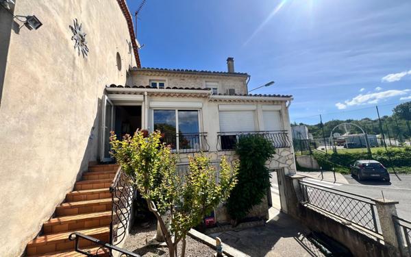 Maison à vendre    7 pièces •  Barjac