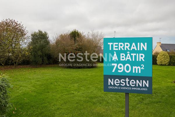 A VENDRE - TREGUEUX - Terrain constructible de 790 m²- hors lotissement - libre de constructeur