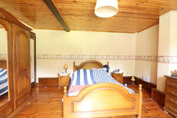 Maison Marat 8 pièces  +/-170 m2 + grange et jardin et 5ha de terrain