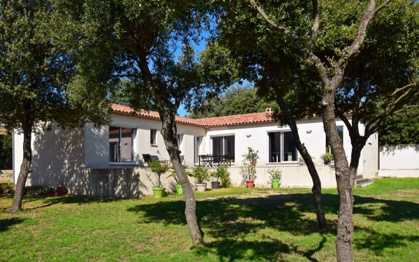 Maison à vendre    4 pièces •  Uzès