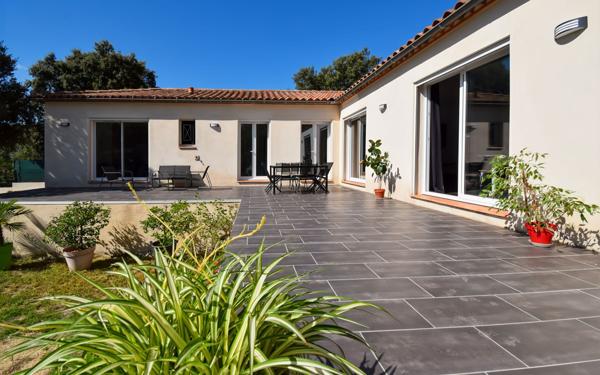 Maison à vendre    4 pièces •  Uzès