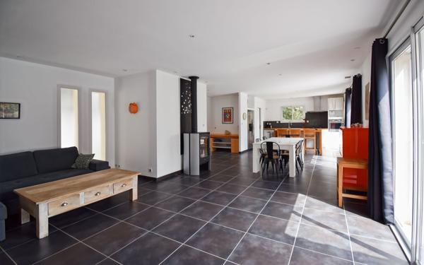 Maison à vendre    4 pièces •  Uzès