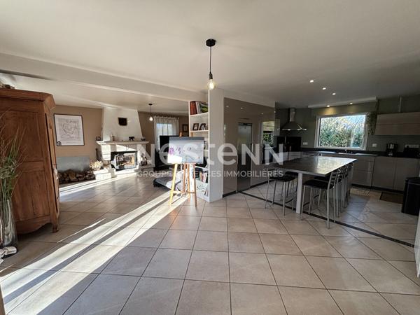 Maison 4 chambres avec 2000 m² de terrain et une piscine