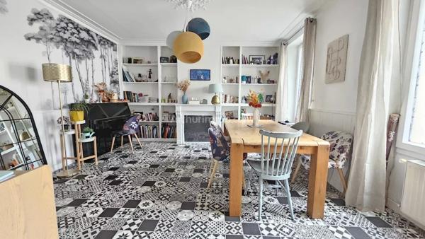 Vente                                                      Maison
                        
                     7 pièces                      205 m2                     à Montlhéry