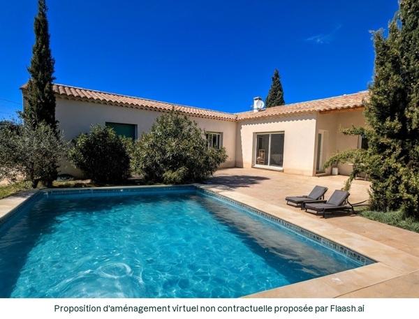 Villa de plain-pied avec garage et jardin