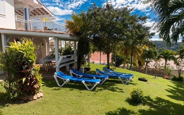 Maison à vendre    10 pièces •  Schoelcher