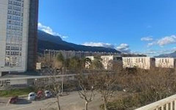 Appartement à louer    2 pièces • 77,80 m2 Échirolles