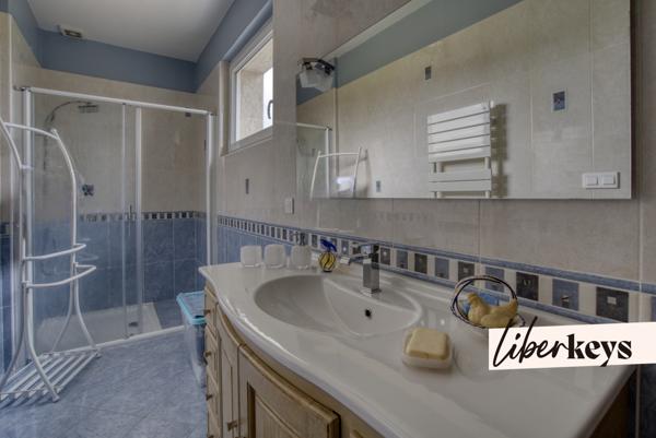 Maison 210 m² avec piscine, dépendances & grand jardin – Saint-Jean-d’Angély 