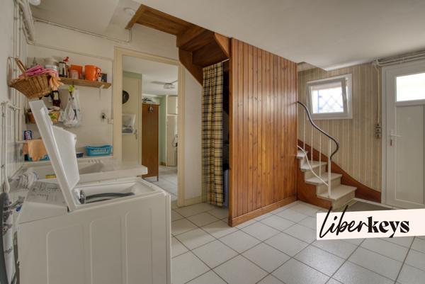 Maison 210 m² avec piscine, dépendances & grand jardin – Saint-Jean-d’Angély 