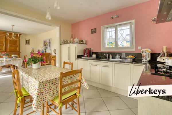 Maison 210 m² avec piscine, dépendances & grand jardin – Saint-Jean-d’Angély 