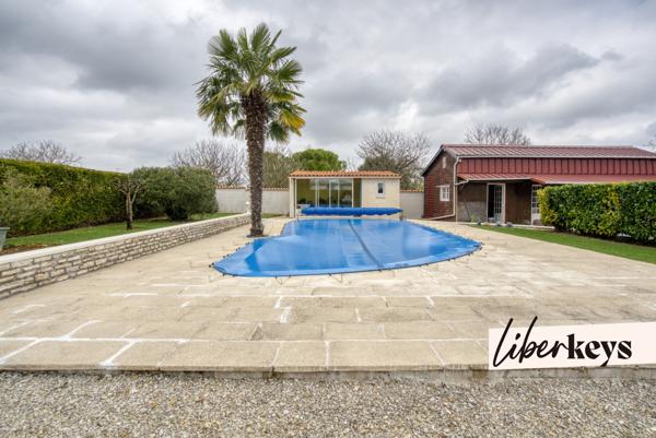 Maison 210 m² avec piscine, dépendances & grand jardin – Saint-Jean-d’Angély 