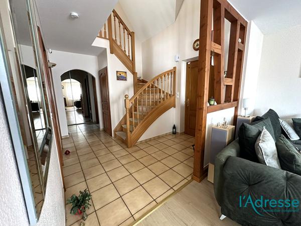 Maison individuelle de 138 m² Rénovée - 4 chambres- sous sol-