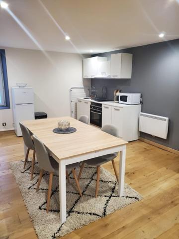 IMMEUBLE AVEC LOCAL  ET APPARTEMENT LOUES EN BAIL PRECAIRE