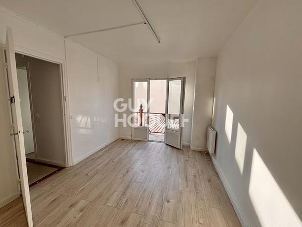 SAINT DENIS Maison familiale avec balcon, garage