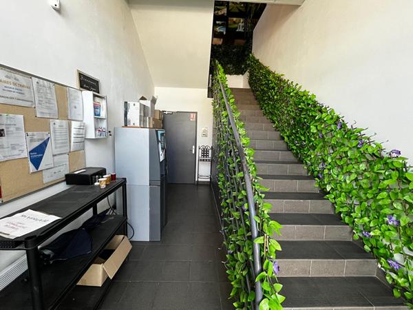 Local commercial Bouc Bel Air 390 m2