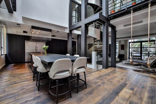 Maison
         8 pièces
        - 570 m² Bien prestige 9 200 000 € *