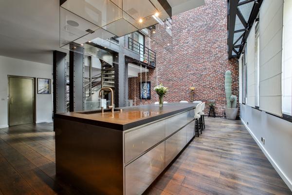 Maison
         8 pièces
        - 570 m² Bien prestige 9 200 000 € *