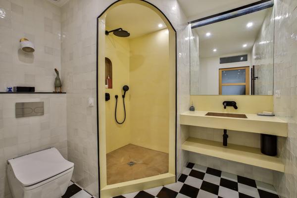 Maison
         8 pièces
        - 570 m² Bien prestige 9 200 000 € *