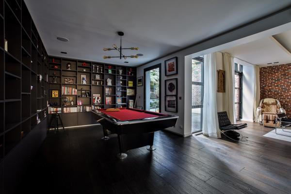Maison
         8 pièces
        - 570 m² Bien prestige 9 200 000 € *