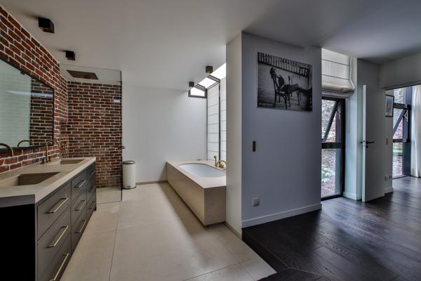 Maison
         8 pièces
        - 570 m² Bien prestige 9 200 000 € *