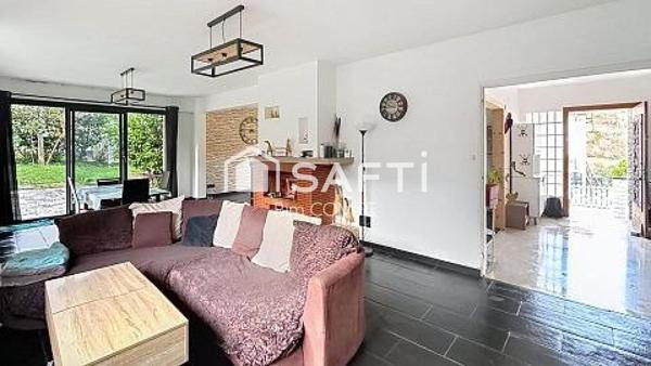 Maison familiale lumineuse – 173 m² habitables sur 1 172 m² de terrain!!