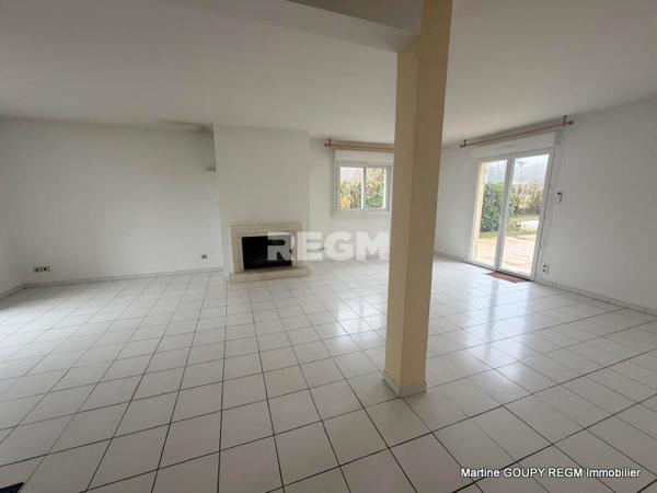 Saint-Cyr-en-Val (45590) Saint-Cyr-en-Val (45590) - Maison 154 m² carrez (158m²/sol) – 4 Chbrs – Piscine – T 709 m²