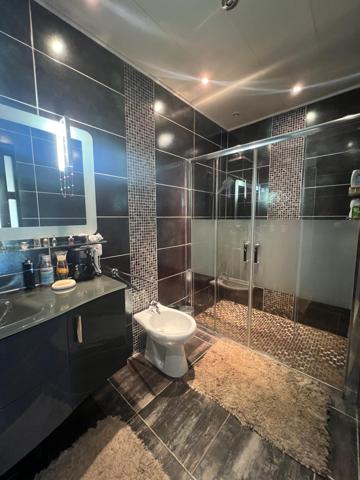 EXCLUSIVITÉ – Maison familiale 250 m² avec studio indépendant – Le Revest-les-Eaux