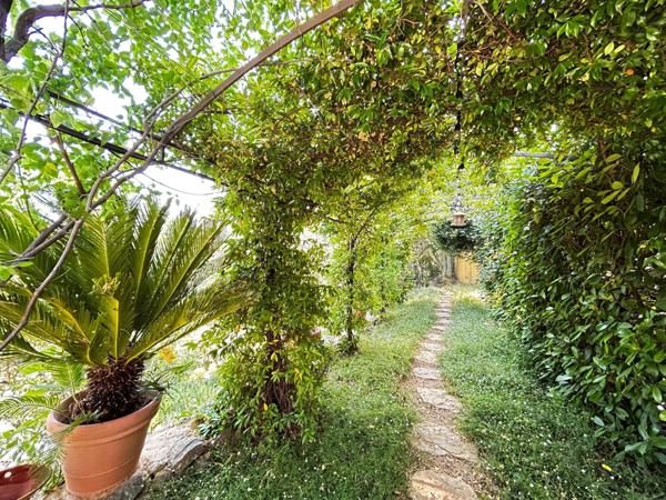 EXCLUSIVITÉ – Maison familiale 250 m² avec studio indépendant – Le Revest-les-Eaux