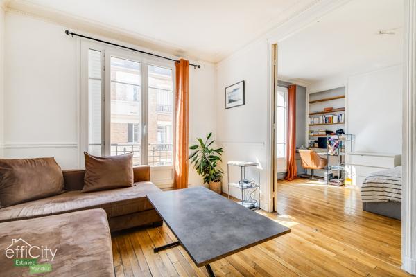 Appartement
         2 pièces
        - 40 m² Exclusivité 300 000 € *