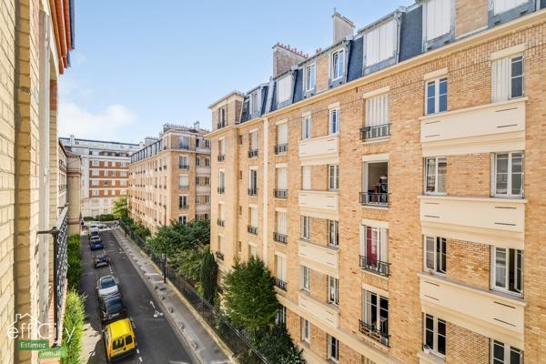 Appartement
         2 pièces
        - 40 m² Exclusivité 300 000 € *