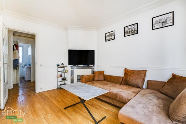 Appartement
         2 pièces
        - 40 m² Exclusivité 300 000 € *