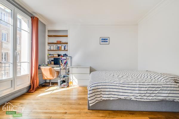 Appartement
         2 pièces
        - 40 m² Exclusivité 300 000 € *