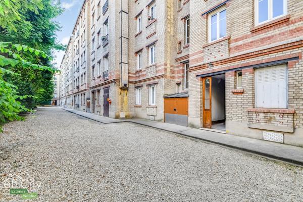 Appartement
         2 pièces
        - 40 m² Exclusivité 300 000 € *